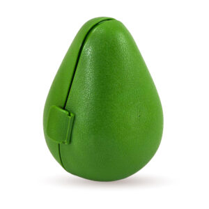 Contenedor plástico porta aguacate de color verde con broche de seguridad lateral para conservar alimentos, fabricado por Guateplast Guatemala.